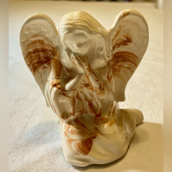 Alabama Clay Small Seating Angel Figurine Orange swirl Marble Porcelain - Picture 3 of 8